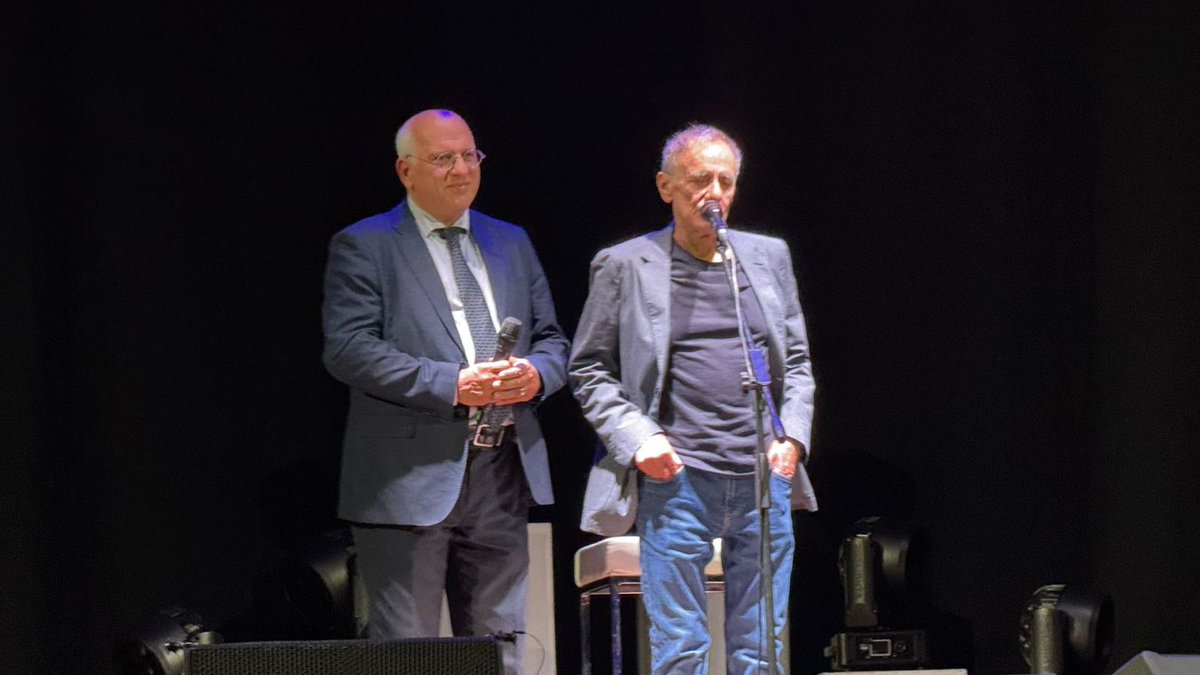 Paolo A. Ascierto (@pascierto) on Twitter photo Last night in Naples: a sold-out Teatro Augusteo for <a href="/RVecchioni/">Roberto Vecchioni</a>โs concert dedicated to cancer prevention.
An unforgettable evening of music, memory, and meaning.
Thank you, Maestro. ๐
#MelanomaAwareness #TraIlSilenzioEIlTuono #FondazioneMelanoma
crcnews.it/roberto-vecchiโฆ Last night in Naples: a sold-out Teatro Augusteo for <a href="/RVecchioni/">Roberto Vecchioni</a>โs concert dedicated to cancer prevention.
An unforgettable evening of music, memory, and meaning.
Thank you, Maestro. ๐
#MelanomaAwareness #TraIlSilenzioEIlTuono #FondazioneMelanoma
crcnews.it/roberto-vecchiโฆ