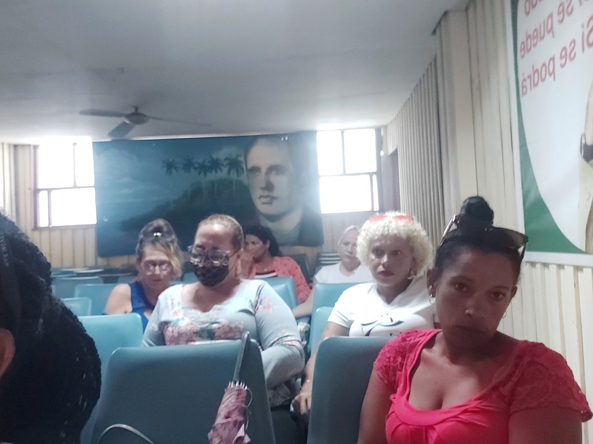 En la Jornada de Girón celebramos hoy  16 de abril " Día del Trabajador del Partido". Felicitaciones para todos, muy especial a los Cuadros y militantes antillanos. #UnidosXCuba #CubaViveEnSuHistoria