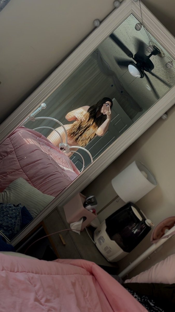 Art😮‍💨🫶🏼🖼️🌤️

Show me your favorite seductive snaps👀📸