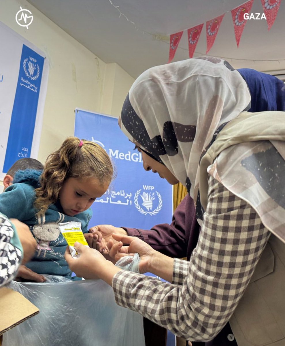HorrorHijabi's tweet photo. this is an emergency, please rt if you can! Medglobal is helping pregnant mothers in gaza and supporting children suffering from malnutrition. They cant do this without your help. Many pregnant palestinian women will die without proper care and many children die from malnutrition https://t.co/bxvM3xBsni