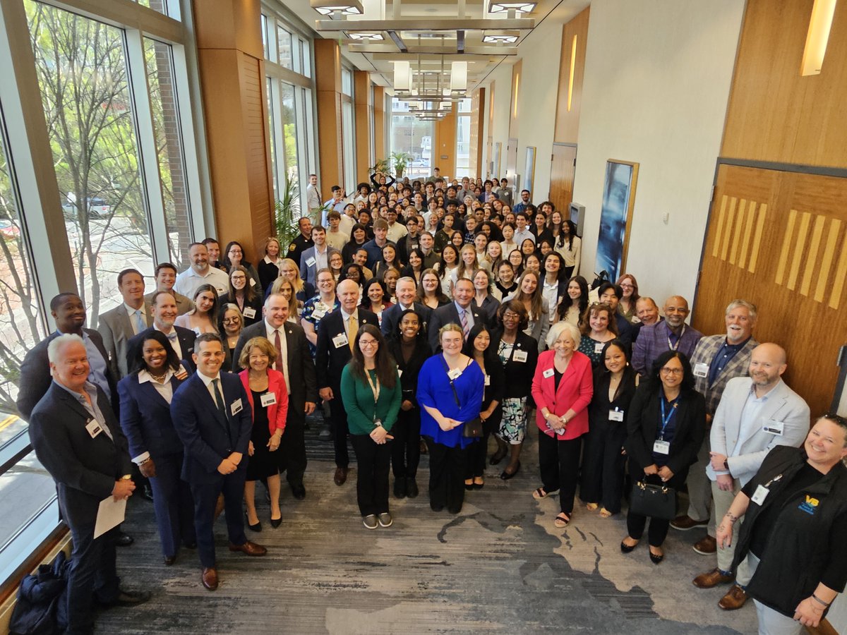 sentarahealth's tweet photo. 26 Princess Anne High School students joined us at Sentara Virginia Beach General Hospital for #InternshipDay, shadowing staff in the OR, ED, ICU & more.
This 33-year tradition, hosted by @CBDA_VB, helps shape the #FutureOfHealthcare. https://t.co/J1L94yXY1e