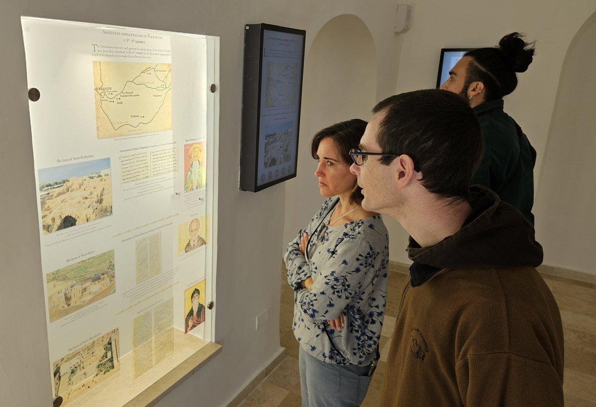 EBAFJerusalem's tweet photo. Couvent St Jacques et musée #Mardigian, cours de #topographie et échanges culturels chez la communauté arménienne de #Jerusalem 🇦🇲
https://t.co/8R7rZOTgHh
#holyland #bible #archeology #museum #Armenian #ebafjerusalem https://t.co/52YPMp7YEZ
