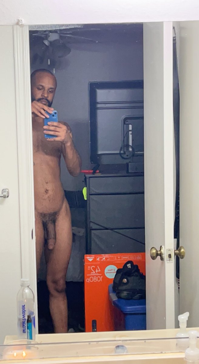 Her_YeeeHawww's tweet photo. A little curve never hurt nobody 🙃 #bbc #dickpic #curve #slim #him #datthang #hangtime #iphone #ipic #herfavorite https://t.co/cGTfosDxK6