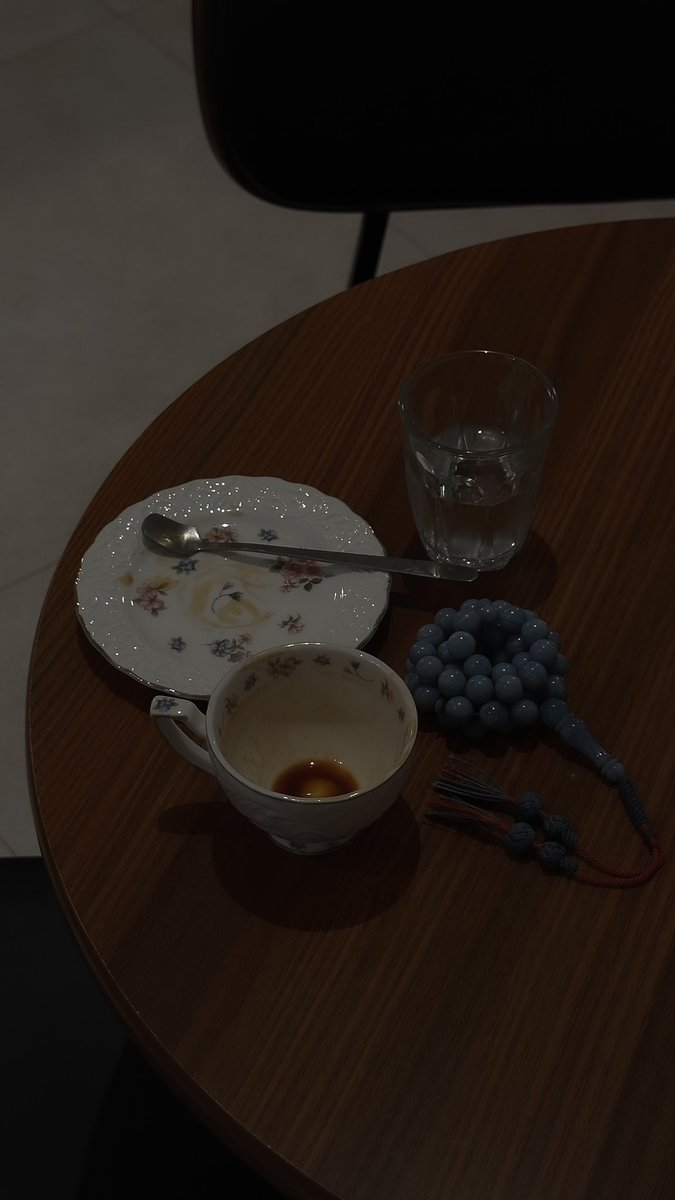 ibr3r's tweet photo. 💐☕️ https://t.co/QPfN6RK6zm