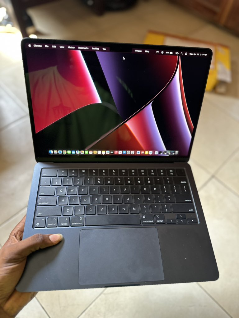 9jaSmartConDev's tweet photo. 📦 Just picked up my brand new M2 MacBook Air 👏🔥 Thanks to web3, I was able to make this happen. Forever grateful for this space 🙌 https://t.co/UFfYpqChi0