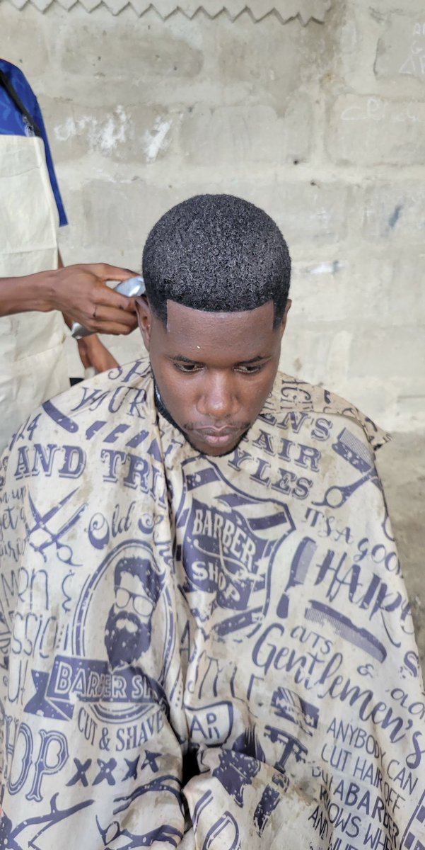 CutsByJason's tweet photo. @apexofff Kinyozi nafanya mobile services 
Affordable price &amp; quality service https://t.co/AcT2WoKJje