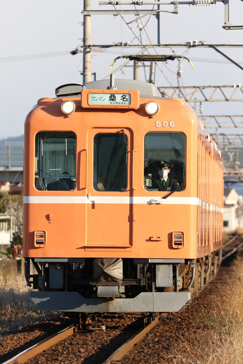 EZ3R0dzxazjI4B7's tweet photo. ラビットカー(D06)が塩浜に入場。元近鉄車で唯一最後まで残っていたハロゲンランプも出場時にはLED化になり、もうハロゲンランプの姿は見納めかな？😢
＃養老鉄道 ＃ラビットカー ＃D06 https://t.co/chaK03YsYS