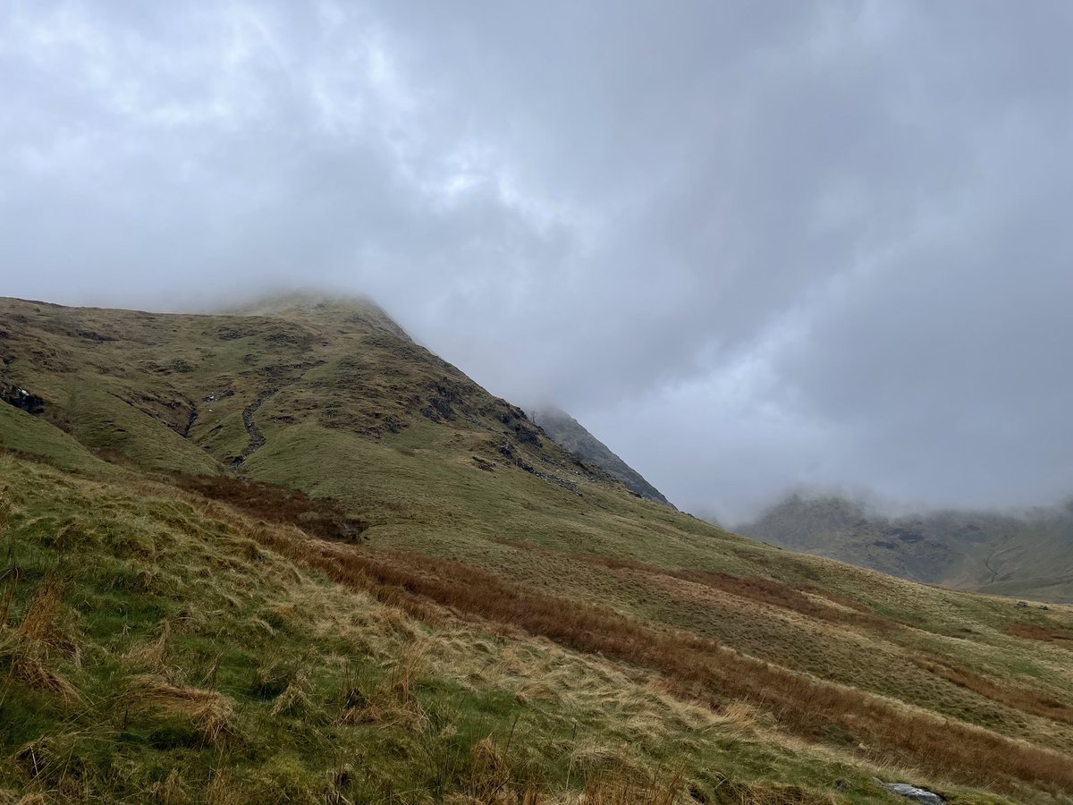 LakesWeather's tweet image. Todays fell-top report is now live at lakedistrictweatherline.co.uk/_nocache
Challenging conditions up high today, damp and cold! Be well prepared if heading out and stay warm! Paddy 👍😁
#summitsafely @lakedistrictnpa