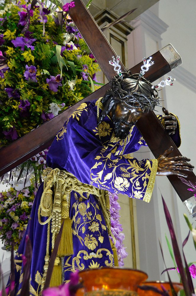 ADemocratica's tweet photo. Miércoles Santo. Nazareno que llevas en tus hombros la cruz, te pedimos sanación para los enfermos, protección para el desamparado y bendición para Venezuela.

DIOS nos dio a su hijo Jesús para que nos conduzca por el camino correcto, y guíe nuestra esperanza en todo tiempo y circunstancia.