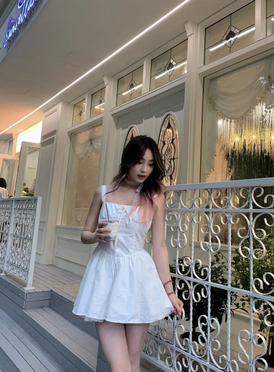 #大学生 #口交 #高颜值 #同城约炮
粉丝约炮投稿 貌美如花的女大学生给男友吃鸡，舌舔JB；配合深喉口交，头发被温柔抚摸。俨然沦为小母狗！各种调教sm 打桩真是骚的很

城市坐标： 常州市
报名投稿💌： @tanhuagupa https://t.co/3XNgmwBSpu