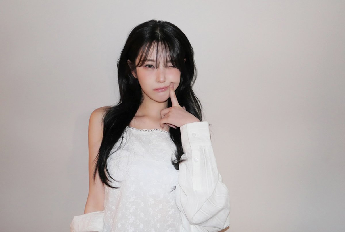 ASNDLABEL's tweet photo. [#fromis_9]
HAPPY BIRTHDAY JIHEON 🐶

#프로미스나인 
#백지헌 #지헌 
#BAEKJIHEON
#HAPPYJIHEONDAY https://t.co/fDl5EOEOA7