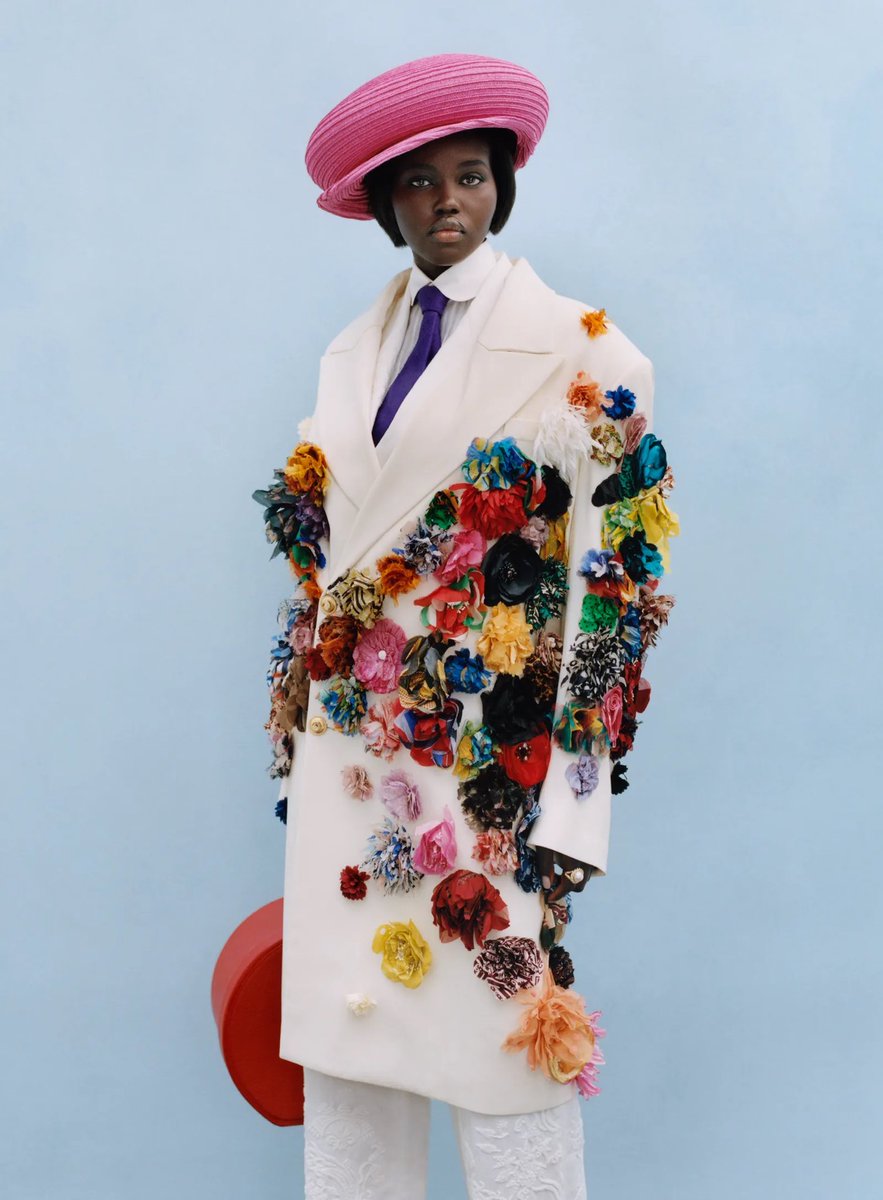 JadaImaniM's tweet photo. Some of my favorite images and looks from Vogue's "Superfine" and Dandy spread: https://t.co/wIiBcjZzx5
Photos: Tyler Mitchell
Stylist: Law Roach https://t.co/c0rDR0Ybg6