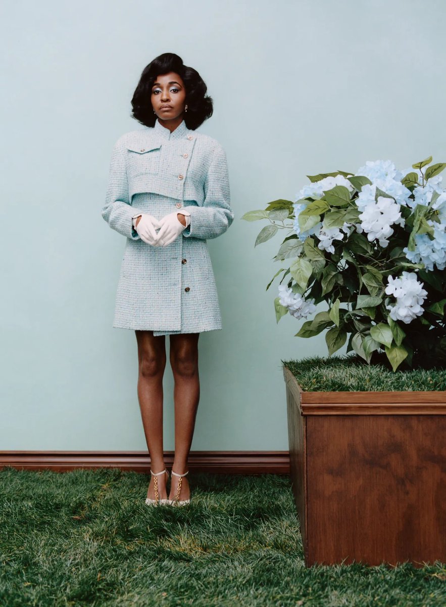 JadaImaniM's tweet photo. Some of my favorite images and looks from Vogue's "Superfine" and Dandy spread: https://t.co/wIiBcjZzx5
Photos: Tyler Mitchell
Stylist: Law Roach https://t.co/c0rDR0Ybg6