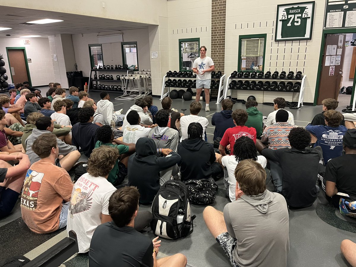 StratfordFB1's tweet photo. @StratfordFB1 had great leadership talks this past week! We are taking the steps to be a player led team! They don’t wait to be told - they live the standard every day! #SpartanPride #ETRTW https://t.co/BVuNOS62Rt