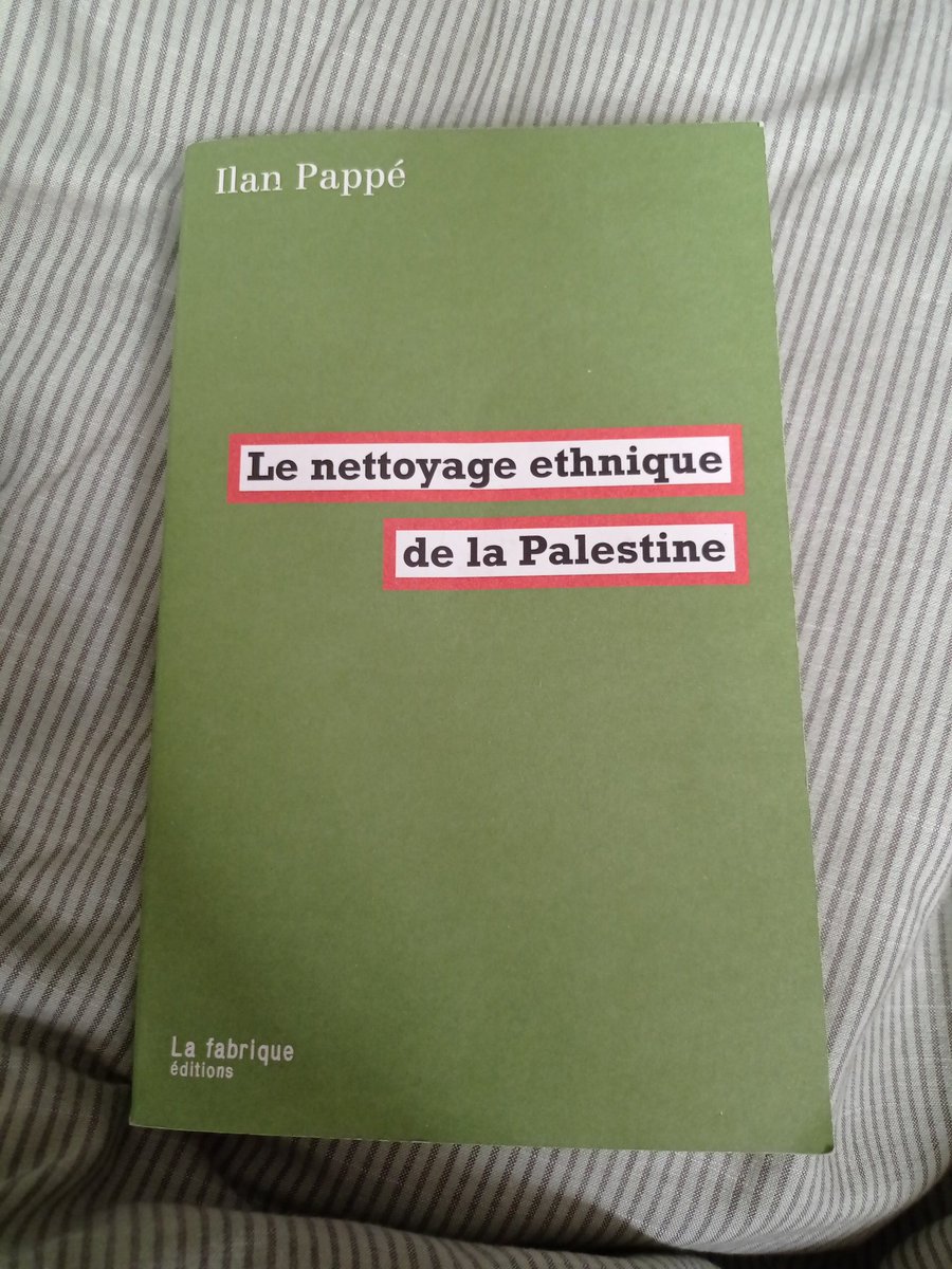 Un ouvrage que tout le monde devrait lire et relire de l'historien israélien Ilan Pappé sur les massacres et expropriations forcées des Palestiniens, même avant 1948 et la Nakba.
"J'accuse, mais j'appartiens aussi à la société qui est condamnée dans ce livre".
