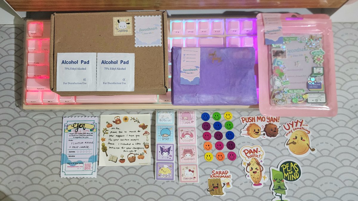 loveangel012's tweet photo. finally got my custom deco acrylic from @decodream315 + loads of freebies! really surprised!! 😍 also got a free cute toploader shaker! 🥰 im very happy with the outcome! u really captured my vision! thank u so much my loui 동생!!! ♥️ ⚾️ player seungmin has a new home! 🥰♥️

#decodream_rvw