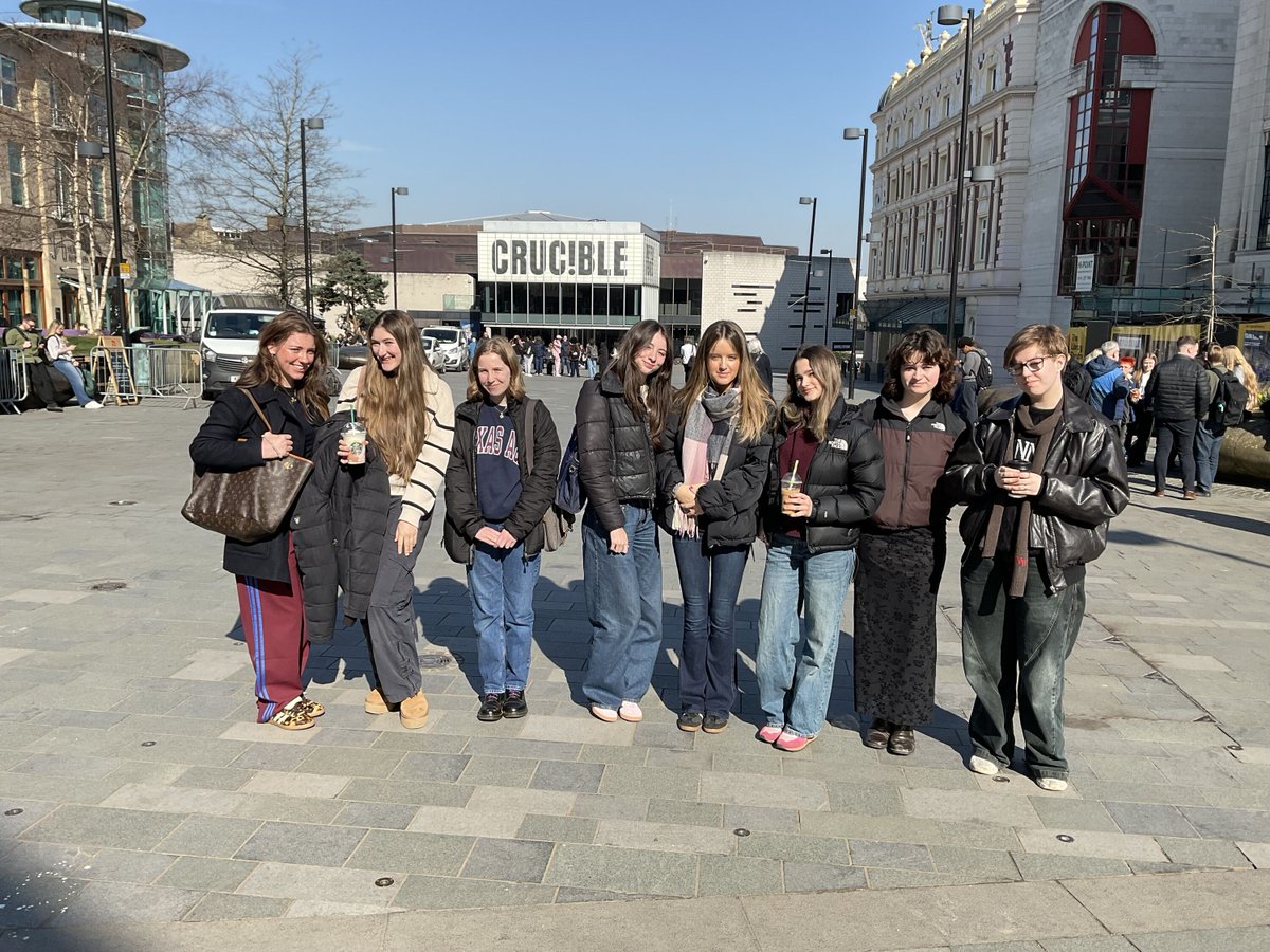 Q6thForm tweet media