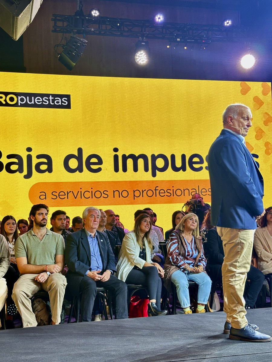 Buenos Aires tiene la oportunidad de elegir a un equipo que los va a proteger y que representa al PRO, partido que desde el gobierno con <a href="/mauriciomacri/">Mauricio Macri</a> y <a href="/jorgemacri/">Jorge Macri</a> revolucionó esta ciudad y en especial a una persona que ama y conoce Buenos Aires como nadie, que es miembro