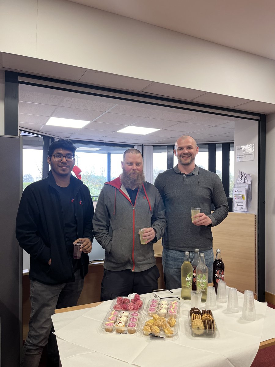 _HendersonTech's tweet photo. A huge 𝐓𝐇𝐀𝐍𝐊 𝐘𝐎𝐔 to everyone who donated easter eggs, wine, vouchers, plants and more for our charity raffle and hamper in aid of 𝐏𝐚𝐫𝐤𝐢𝐧𝐬𝐨𝐧’𝐬 𝐍𝐨𝐫𝐭𝐡𝐞𝐫𝐧 𝐈𝐫𝐞𝐥𝐚𝐧𝐝! 🐣💜

Thanks to the generosity of our team and partners, we raised over £𝟒𝟎𝟎 💙👏 https://t.co/KpjbDdeIIE