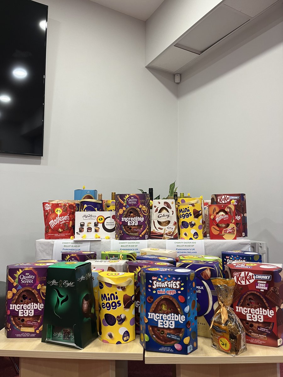 _HendersonTech's tweet photo. A huge 𝐓𝐇𝐀𝐍𝐊 𝐘𝐎𝐔 to everyone who donated easter eggs, wine, vouchers, plants and more for our charity raffle and hamper in aid of 𝐏𝐚𝐫𝐤𝐢𝐧𝐬𝐨𝐧’𝐬 𝐍𝐨𝐫𝐭𝐡𝐞𝐫𝐧 𝐈𝐫𝐞𝐥𝐚𝐧𝐝! 🐣💜

Thanks to the generosity of our team and partners, we raised over £𝟒𝟎𝟎 💙👏 https://t.co/KpjbDdeIIE