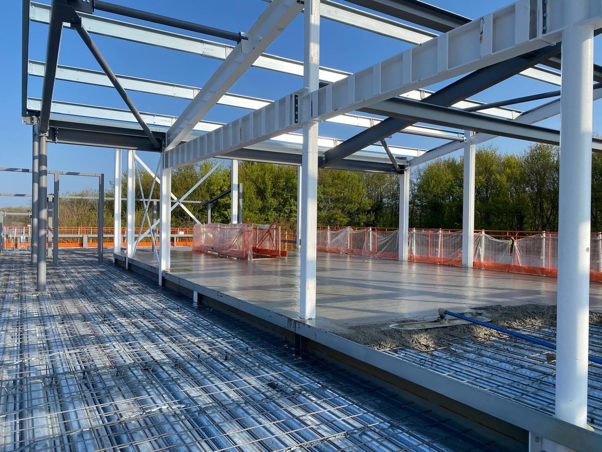 A beautiful spring day working at the Rother Valley Country Parks new Visitor Centre. With our package including the detail, supply and install of 530m2 Metfloor 60 and 1450No. 19mm shear studs along with all mesh reinforcement, concrete pouring and finishing by NSD.