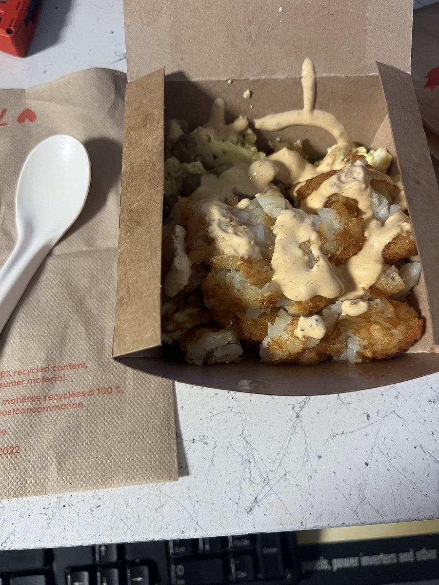 Totes_Magotes27's tweet photo. @TimHortons what are we doing here? Asked for a bacon scramble wrap and this is what I got. Is this some sort of new bread box? I figured the word wrap is pretty universal for a thin bread material that is used as a food delivery system but maybe I’m wrong. https://t.co/OUyDKgksrw