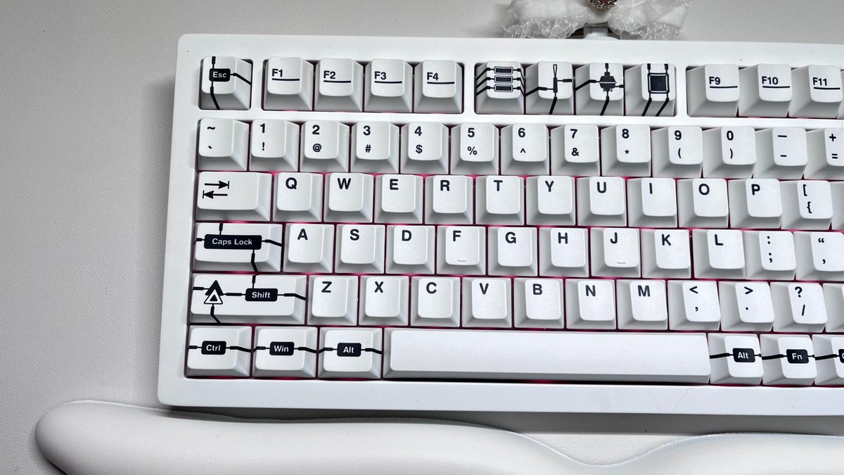 MonsGeek's tweet photo. MonsGeek M1 V5 Prototype, paired with a butterfly-decorated cable and wing-shaped wrist rest—dreamy vibes all the way.
https://t.co/JZNu8B1YUC
📷Luna ੭୧
#monsgeek #monsgeekkeyboard #customkeyboard #viakeyboard #whitekeyboard #mechanicalkeyboard #m1v5 #keyboardlover https://t.co/lHdXpd7NMl