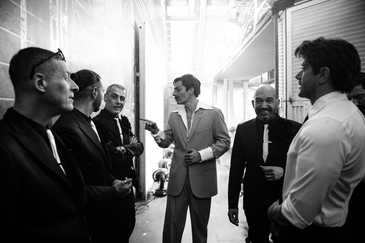 giovannivernia's tweet photo. Un po’ di backstage del #gialappashow 😎 io sono quello che fa Damiano anzi “Un Damiano a Roma” molti di voi hanno colto la citazione ❤️🤩 ci vediamo a Roma al @Brancacciotweet il 6 maggio con #capafresca !! Ultimi biglietti su Ticketone https://t.co/9Ax10MeVVs