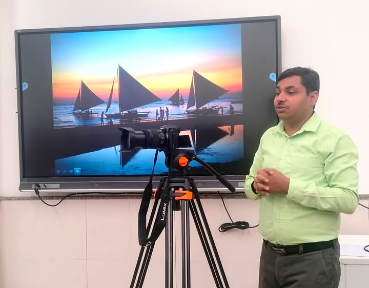 cameraashraf's tweet photo. Advanced camera techniques workshop held at South Asian University.
#Advance
#cameratechniques https://t.co/ZbBUAmb2Ta