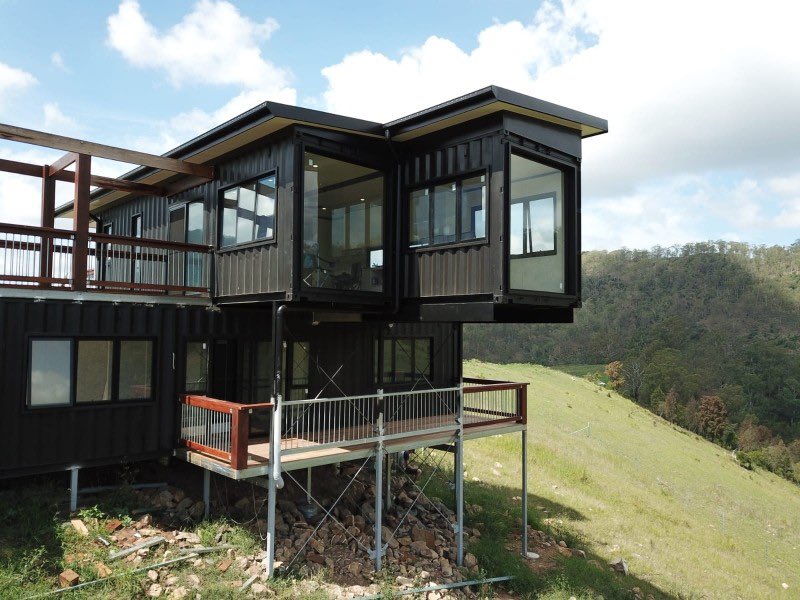 CrateCraftHQ's tweet photo. Think container homes are cookie-cutter? Think again.

🛏️ 1 bedroom getaway or 4 bedroom family home
🏡 Rooftop decks, container pools, walk-in closets
🧱 Stack them. Rotate them. Open them up.

Containers aren’t the limit — they’re the canvas.

#CrateCraft #ContainerDesign #PrefabFreedom #ModularLiving #ArchitectureWithoutLimits