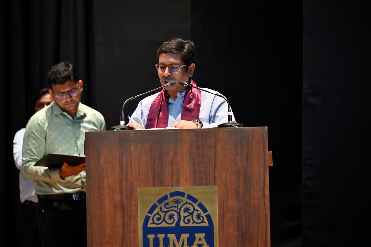 Today, 70 professionals from the PGD-ABA 2023-24 batch graduated at the Special Convocation of IIMA, marking not just an academic achievement but a leap toward future-ready leadership in #BusinessAnalytics.

#IIMA #IIMAPGDABA #IIMASpecialConvocation2025 #GraduationDay