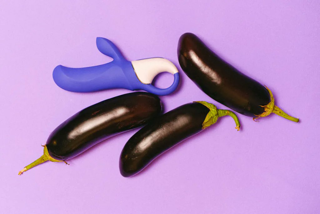GayLifeZA's tweet photo. 🏳️‍🌈🍆🍑Let's get a little spicy. Grab your lube and suspend your disbelief because we’re diving deep into some of the most eyebrow-raising gay sex toys we’ve encountered. 

Read and share: https://t.co/psztGhUpw0 

#sextoys #LGBTQIA #gaymen https://t.co/CWjRqZsc6Y