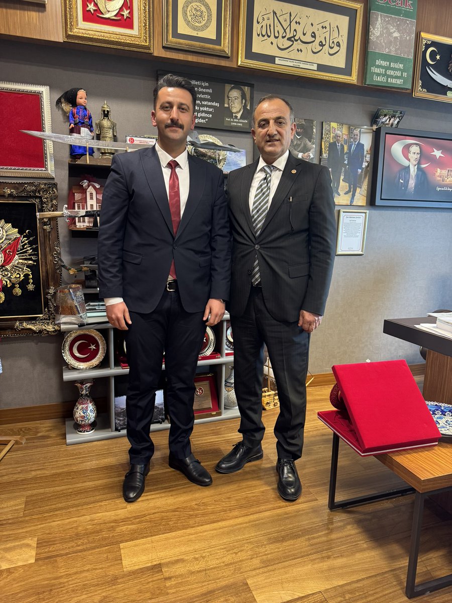 musakucuk2934's tweet photo. 📍Ankara/TBMM

Gazi Meclisimizde bizleri ziyarete gelen Cengizhan Kardeşime teşekkür ederim,Sağolsunlar. https://t.co/BRHM0Fg0fV
