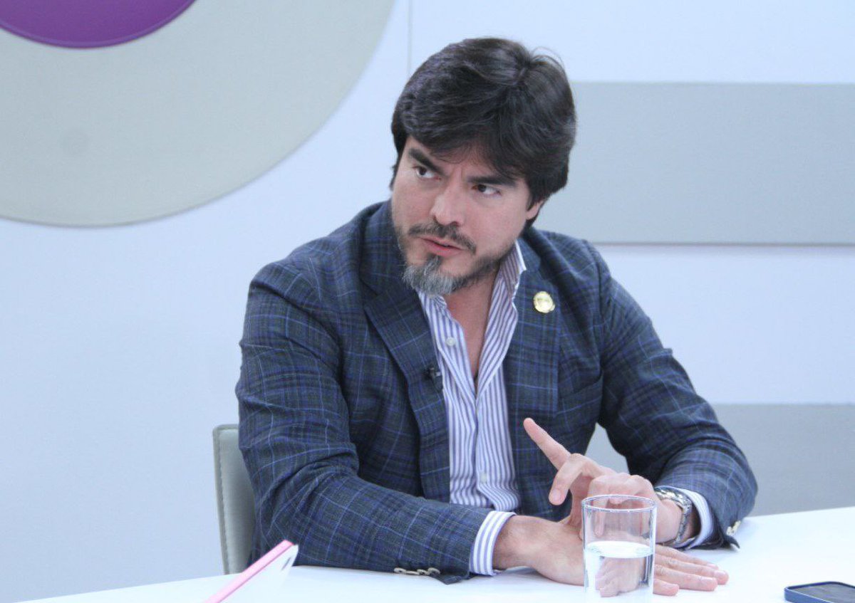 El ministro destaca que, pese a la histórica preferencia por RC en Manabí, el presidente Daniel Noboa ganó 10 puntos en segunda vuelta. La gestión del Gobierno y la presencia activa en territorio marcan la diferencia.