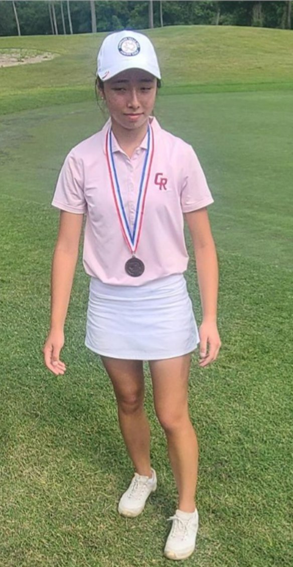 Congratulations to Izabella Zimmerle from Cinco Ranch and Veronica Germain from Mayde Creek on placing 2nd and 3rd at regionals and advancing to the State Golf tournament!