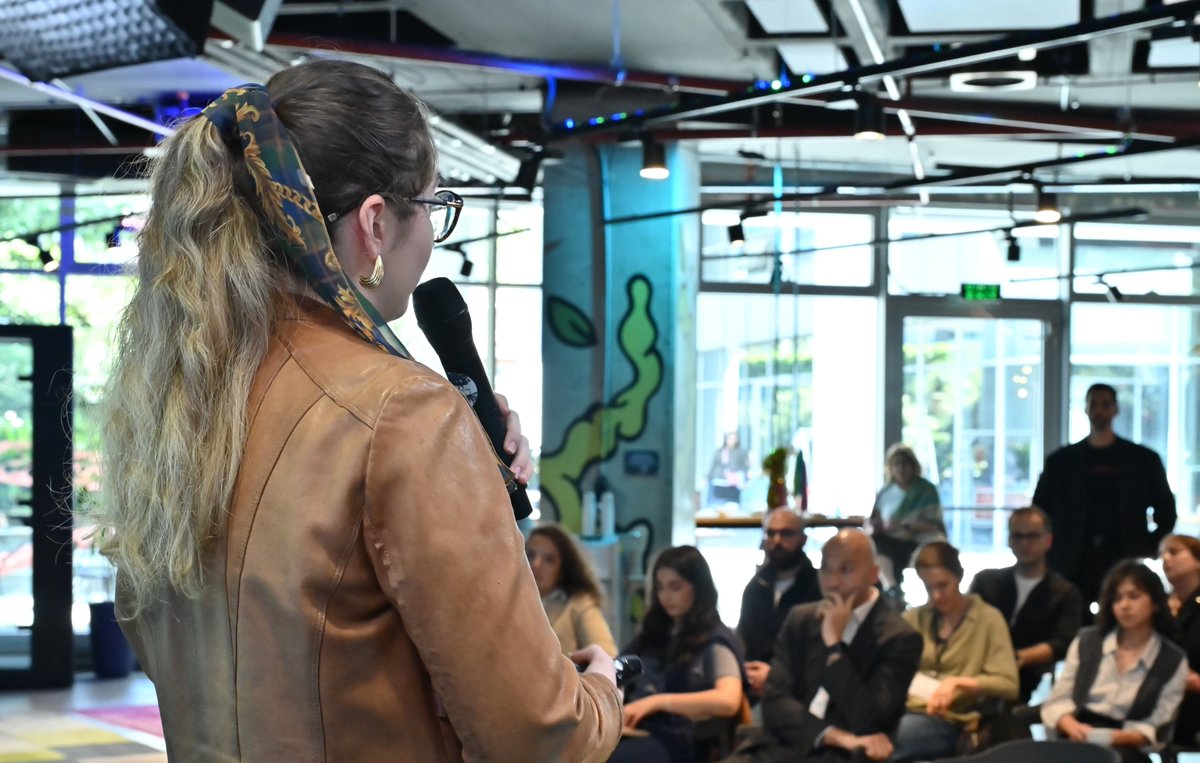 ÜNLÜ &amp; Co Kadın Teknoloji Girişimcileri Akademisi Tüm Hızıyla Devam Ediyor! 🚀
 
Etkinliğimize, 30 yılı aşkın tecrübesi ile finans sektörünün duayen isimlerinden Attila Koksal, CFA 'ın “Dijital Çağda Yatırım” başlıklı finansal okur yazarlık oturumu ile başladık. 

Eski bir ÜNLÜ &amp;