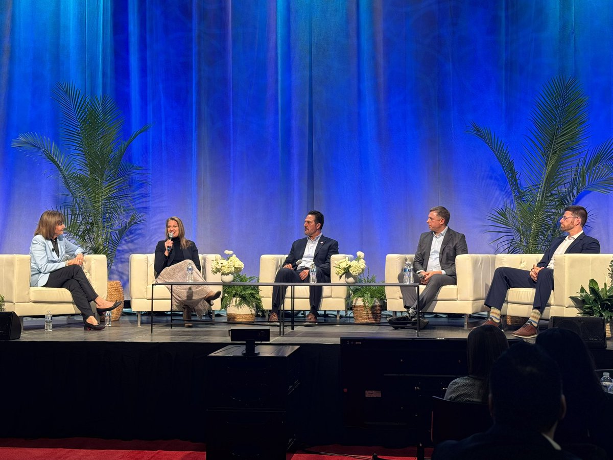CMN_CheeseNews's tweet photo. CheeseCon gets underway today with an opening keynote on mastering change management in dairy’s evolving environment. Visit Cheese Market News at booth #503 during today’s TableTop Expo, 10-5🧀 https://t.co/gWuv66itQg