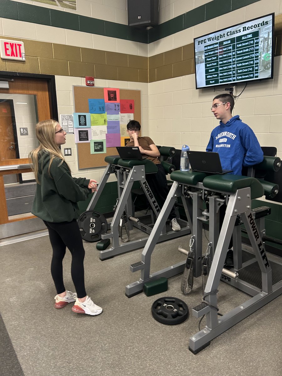 PerformanceIowa's tweet photo. OUT IN THE COMMUNITY💪💚

On Tuesday, General Manager, Jason, &amp; personal trainer, Kayle, got the opportunity to talk to @ICWestAthletics 

In this collaborative talk, Jason &amp; Kayle were able to discuss the fitness industry &amp; the students created their own workouts for the clients https://t.co/HE1qOXmWEF