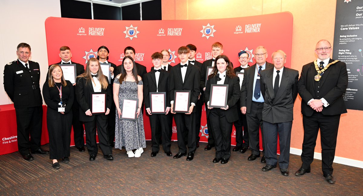 Congratulations to our King’s Trust teams from Winsford and Halton who graduated yesterday at our Headquarters. 👏👏

Wishing you all the very best for the future.

For more photos of the event visit ➡️ orlo.uk/2e4Rw