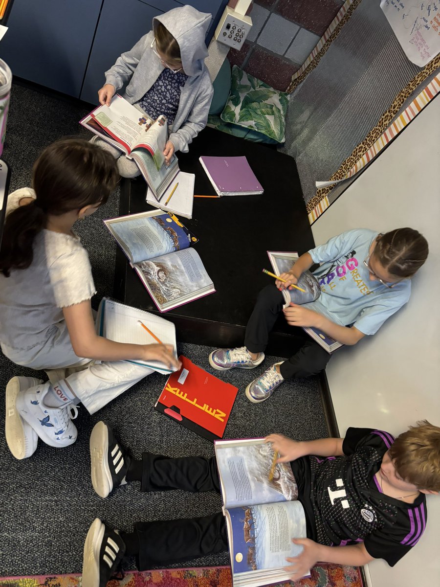 A very deserved whole class award! These students do an excellent job collaborating! <a href="/RStar512/">Rising Star Elementary ⭐️</a> <a href="/careacter/">CharacterStrong</a>