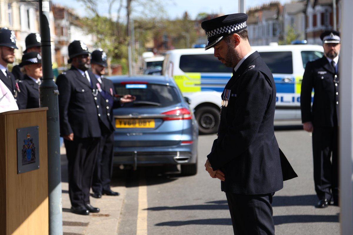 Metropolitan Police tweet media