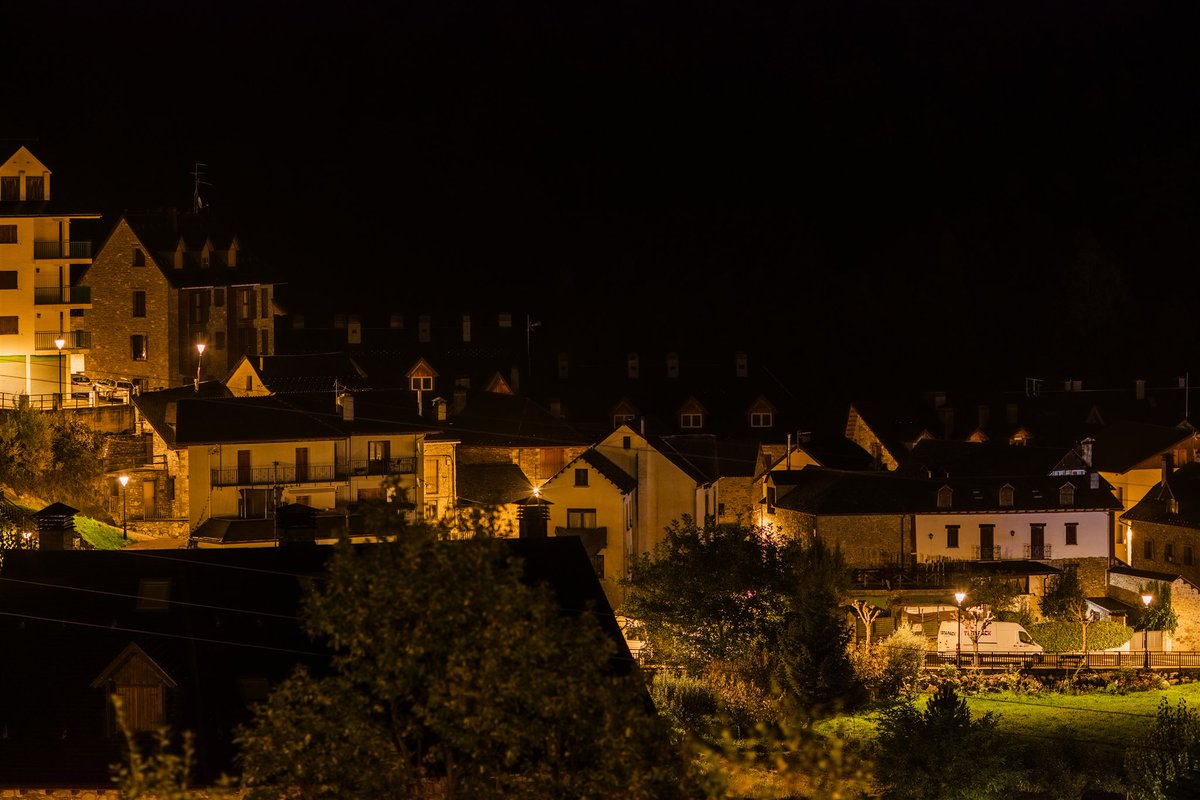 ATPlighting's tweet photo. 🔗Escarrilla, Valle de Tena: nueva iluminación #LED 2200 K: https://t.co/5hmLOI5YTR

Un entorno de alta montaña ahora más eficiente, confortable y respetuoso con el cielo nocturno. 

#Escarrilla #ValleDeTena #LED2200K #CieloNocturno #IluminaciónSostenible #ATPIluminación https://t.co/X1OD5DcnvL