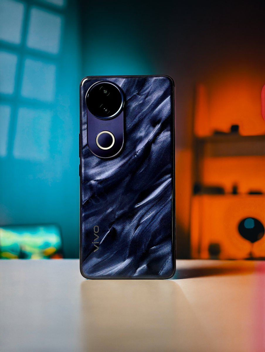 Alright.
100 likes and I'll giveaway the vivo V50e tomorrow 😎