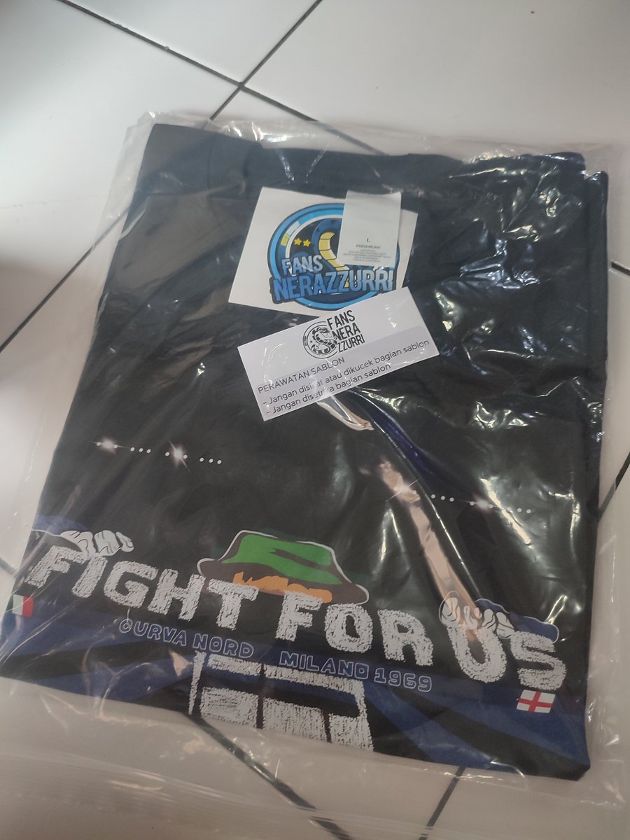 chauxalfa's tweet photo. @FansNerazzurri paket sudah diterima min, terima kasih haturnuhun grazie, #ForzaInter https://t.co/Ub48PuLZzU