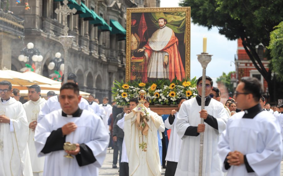 ⛪️  Así será el recorrido y los horarios de la #Procesión de #ViernesSanto

Por: Patricia Moreno <a href="/abcpato/">Patricia Moreno S.</a> 

El coordinador de logística de la edición XXXIII de la procesión de Viernes Santo, Carlos Castro informó que serán siete las imágenes religiosas que participaran en este