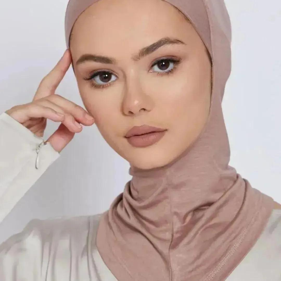 HassyCollectns's tweet image. Full-coverage, ultra-soft, and breathable - our new Full Coverage Essential Under Ninja Hijab bring an all-inclusive update to our classic collection.
Price:5,000 naira .
Available in 7 colours.
Material:Jersey
Location:Abuja
Send a dm to place order