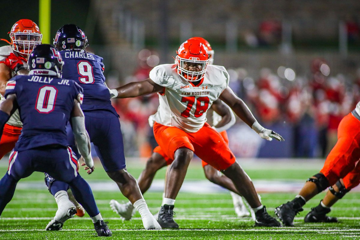 Sam Houston State offensive tackle Orion Irving is entering the transfer portal. 

A 2023 Conference USA All-Freshman Team selection. 

on3.com/transfer-porta…