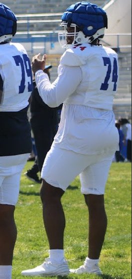JustinHarper8's tweet photo. First college spring game https://t.co/84eGVV4gFv