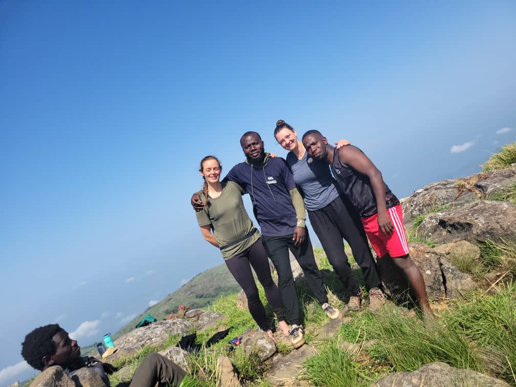 Happening now! Our tour guide Alex just reached the summit of Mt Bintumani 💪🏾💪🏾 💪🏾
#sierraleone #vsl #vsltravel