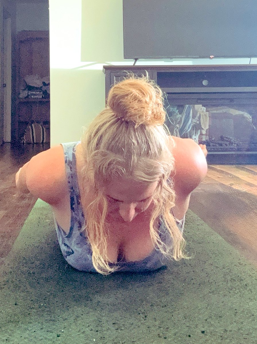 BloomDahlia24's tweet photo. Daily Practice locust
Why is this called locust pose?
#Yoga #milf #smoosh #( * ) y ( * )
Follow 🥳Like 🥳DM 🥳Comment 🥳Share https://t.co/ngcJ8nL06V